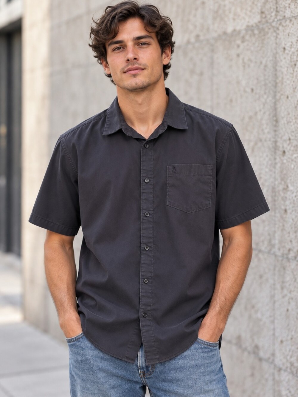 Volcom Mens L Black Classic Fit Short Sleeve Button-Up Shirt Skater Streetwear